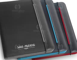 Pasta A4 - 09 em couro preto, com espaço para notebook, dispositivos, drive externo, documentos, pen drive, informações