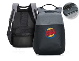 Mochila de couro preta moderna e elegante para um estilo de negócios casual. Feita com material de alta qualidade e detalhes