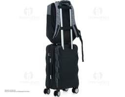 Mochila de Couro Moderna e Elegante para Mulheres. Perfeita para Viagens ou Uso Diário. Feita em Material de Alta Qualidade.