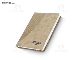 Agenda Diaria 2025 com capa preta e nome em dourado. Páginas internas com layout limpo e organizado, marcador de página de