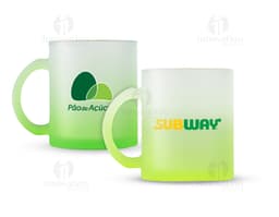 Caneca de vidro de 350ml para café ou chá. Ideal para bebidas quentes. Possui alça e design elegante. Perfeita para o café da