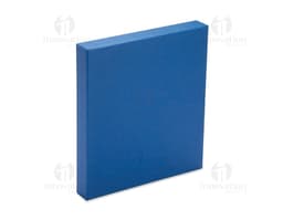Notebook e binder em couro preto com capa protetora, vazios e prontos para serem preenchidos com informações de negócios. O