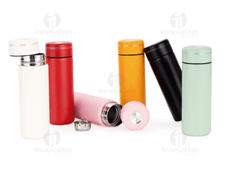 Garrafa térmica de 300ml em plástico amarelo, com tampa transparente e design clean. Ideal para manter bebidas quentes ou