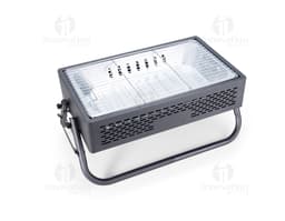 Churrasqueira portátil com design moderno e compacto, ideal para uso em ambientes externos. Feita de metal e plástico, possui