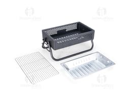 Churrasqueira portátil com design moderno e compacto, ideal para uso em ambientes externos. Feita de metal e plástico, possui