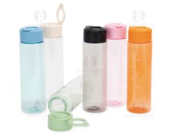 Garrafa plástica amarela de 500ml contendo líquido transparente, objeto de cuidados de higiene e saúde.