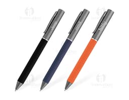Uma imagem representando um kit de escritório moderno e tecnológico, incluindo um videodisk, notebook, computador, ícone