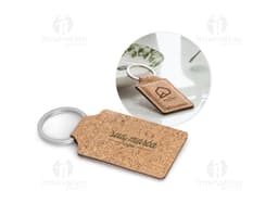 Delicioso chaveiro de cortiça para os amantes de brindes únicos e sustentáveis. Feito com material natural e ideal para