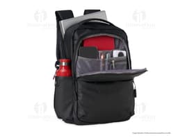 Mochila de couro sintético perfeita para te acompanhar em viagens e no dia a dia. Com design elegante e espaçoso, possui alça