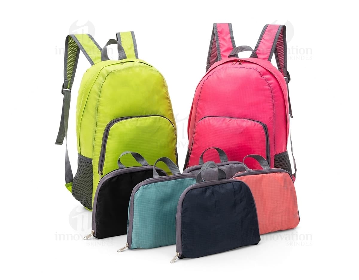 Mochila dobrável em nylon leve e moderna, perfeita para o seu dia a dia. Com alça ajustável, zíper e design discreto, é ideal