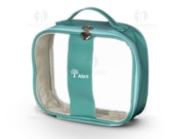 Nécessaire PVC Grande na cor rosa, feita em couro e metal. Possui um único compartimento com fechadura, perfeito para guardar