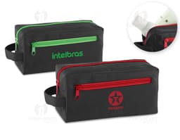 Necessaire 600D com alça lateral frontal em material resistente, preto, moderno e espaçoso para armazenar e transportar
