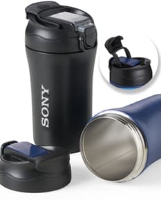 Copo de inox com capacidade de 450ml.