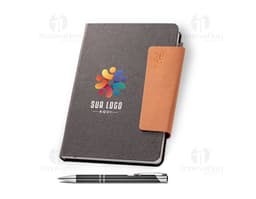 Agenda com fecho magnético para o ano de 2026.