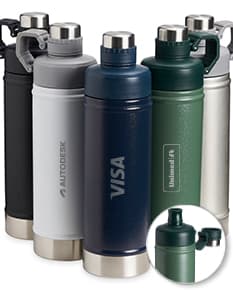 Garrafa térmica 700ml em metal prateado, moderna e profissional. Apresenta design retro e clássico, com tampa de aperto e