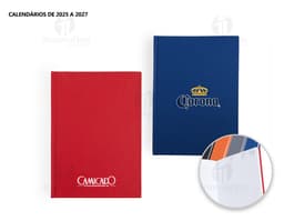 Agenda 2025 Cromato com capa preta e detalhes em dourado, apresentando páginas mensais e semanais, marcadores de páginas