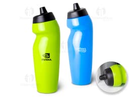 Squeeze Plástico 640ml - Garrafa de plástico resistente, ideal para hidratar seu dia a dia. Com capacidade de 640ml, perfeito