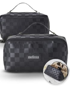 necessaire de couro sintético moderna e luxuosa, ideal para armazenar seus acessórios com estilo. Com alça ajustável e fecho