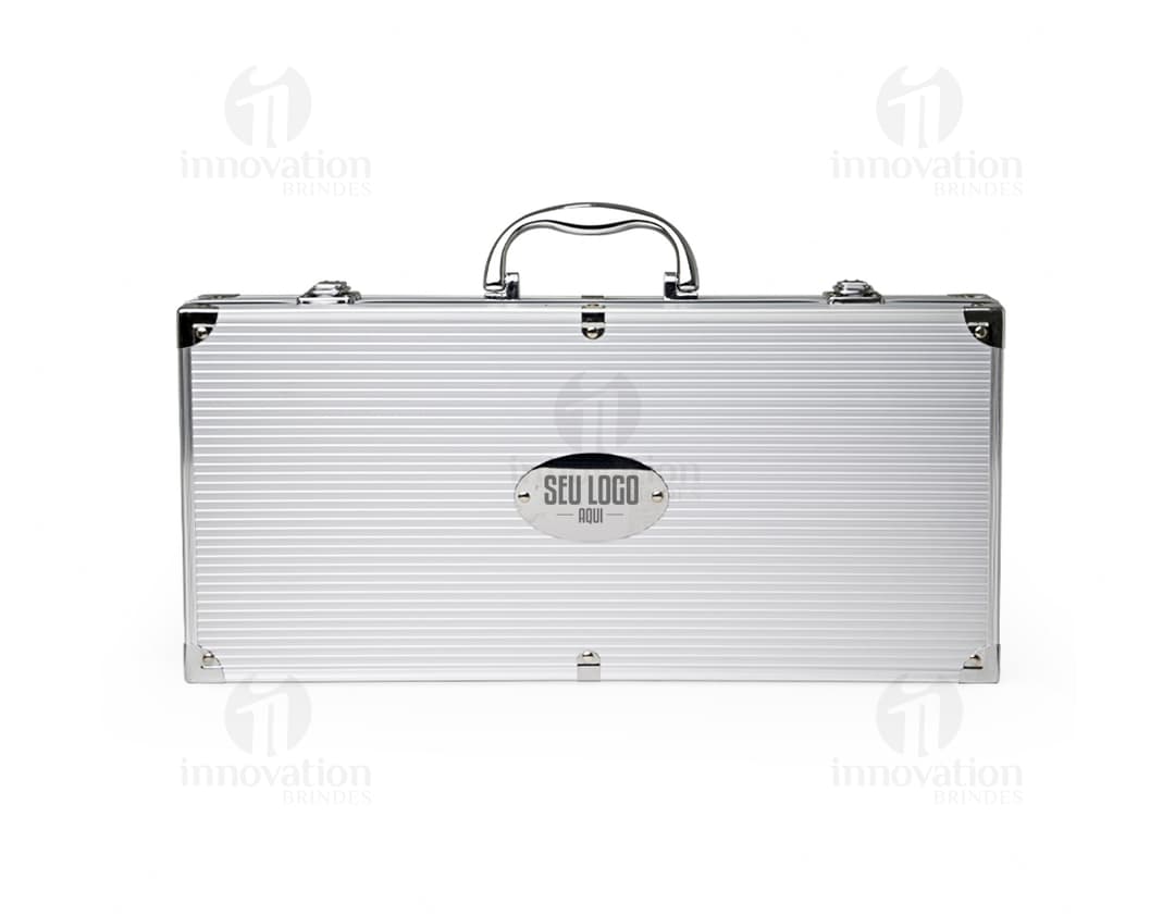 Kit Churrasco 10 Peças em Couro Vintage - Prático e elegante para suas aventuras gastronômicas ao ar livre. Com bolsa de