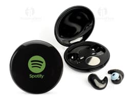 Fone bluetooth com case e display, design moderno em metal prateado e dourado com anéis brilhantes, conjunto de objetos