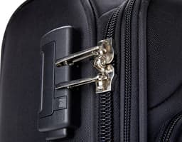 Mala de Bordo 30 Litros em design moderno e resistente, feita de couro e metal. Possui alça e rodinhas para facilitar o