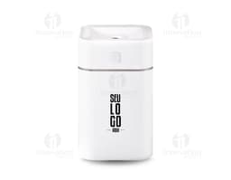 Umidificador de ar moderno e eletrônico para manter o ambiente saudável. Design clean em metal prateado. Ideal para casa ou
