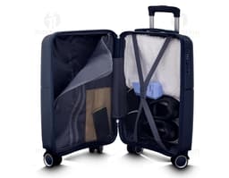 Mala de bordo preta de couro com alça de metal, possui compartimento para laptop e diversos objetos. Ideal para viagens de