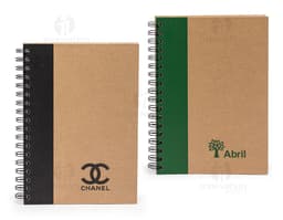 Caderno com capa de papel kraft marrom texturizada, vintage e decorativa. Páginas em branco e espaço para escrever mensagens