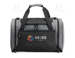 Bolsa esportiva de couro na cor preta, com capacidade de 46 litros, alça de ombro, fecho de zíper, design moderno e elegante.