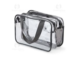 Nécessaire PVC em tom azul marinho com fecho em zíper e etiqueta de marca transparente.