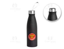 Garrafa de aço inoxidável de 800ml em fundo branco.