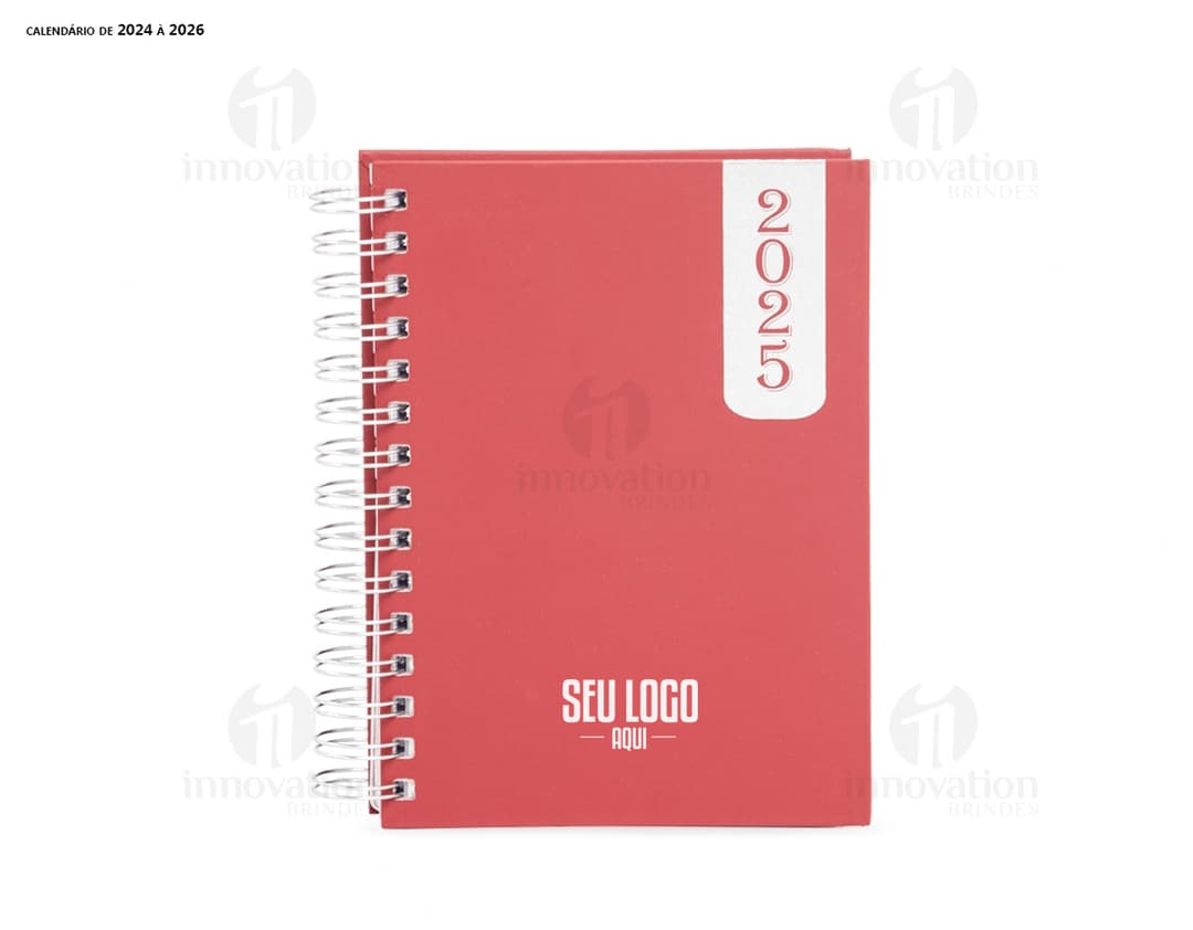 Agenda Diária 2025 Wire-o em um ambiente de escritório com notebook, papel em branco, pastas, envelopes, mensagens