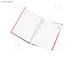 Agenda Diária 2025 Wire-o em um ambiente de escritório com notebook, papel em branco, pastas, envelopes, mensagens