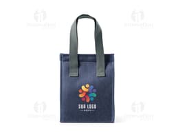 Bolsa térmica em poliéster em cor azul-marinho, com alça ajustável e fecho em zíper.