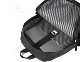 Mochila para Notebook preta de couro, moderna e espaçosa, com alça de ombro ajustável, ideal para viagens, negócios, escola