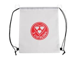 Foto de uma mochila saco em poliéster vazia, com espaço para escrever informações. A imagem mostra um objeto de negócios