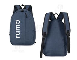 Mochila de poliéster preta com detalhes em cinza, possui alças acolchoadas e bolsos laterais. Ideal para o dia a dia.