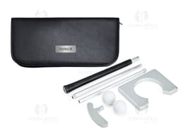 Kit de treino para golfe composto por tacos, bolas, luvas e acessórios.