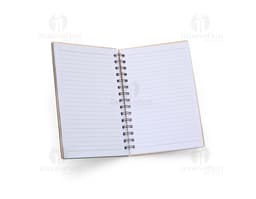Caderno Bambu com capa de tecido estampado em tons de verde e marrom, folhas em papel reciclado e marcador de páginas de fita