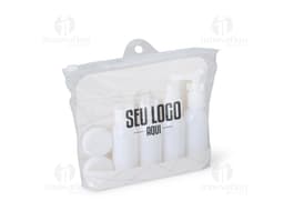 Kit viagem plástico 6 peças em diferentes tamanhos e cores.