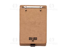 Bloco de anotações ecológico feito de papel reciclado com capa de couro marrom, vintage e antiga. Textura grunge e