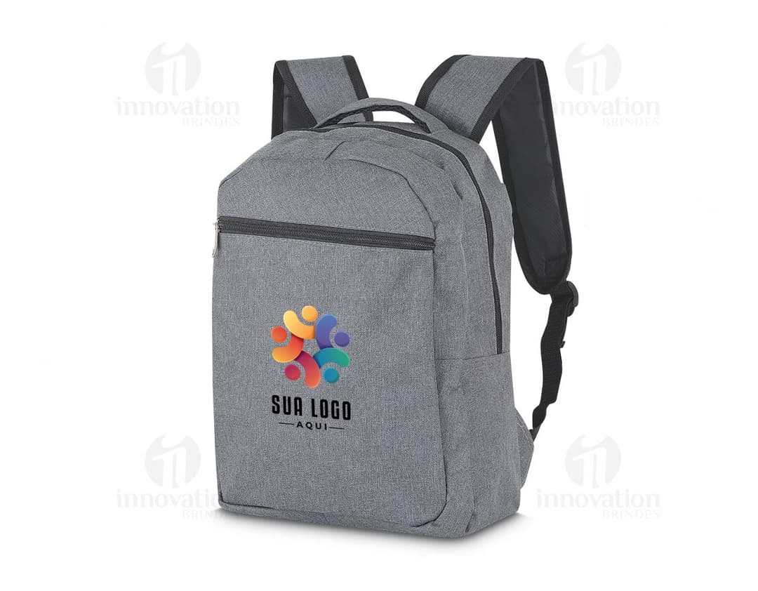 Mochila para Notebook na cor preta, com compartimento acolchoado para laptop e bolsos frontais para acessórios. Alças