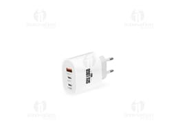 Carregador Turbo Com 3 Portas - Produto com tecnologia de carregamento rápido e três entradas para carregar dispositivos