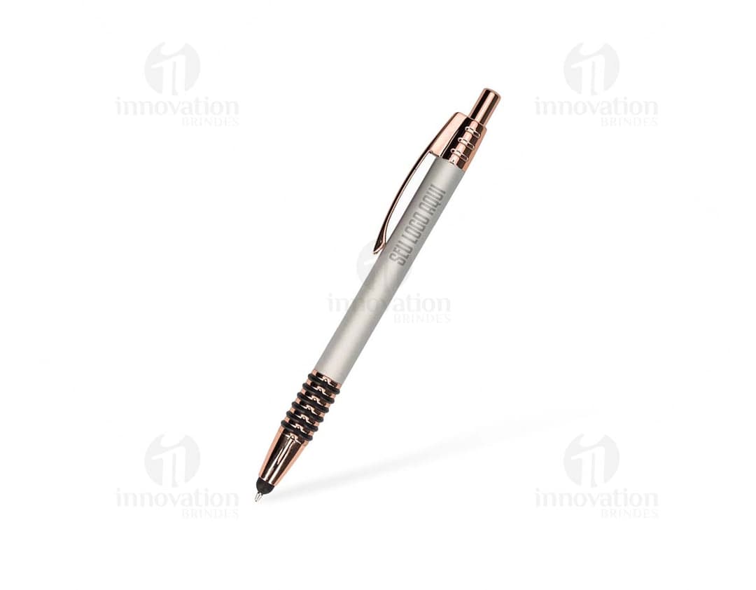 Caneta metal touch na cor prata com detalhes em preto, possui ponta touch para uso em telas sensíveis ao toque.