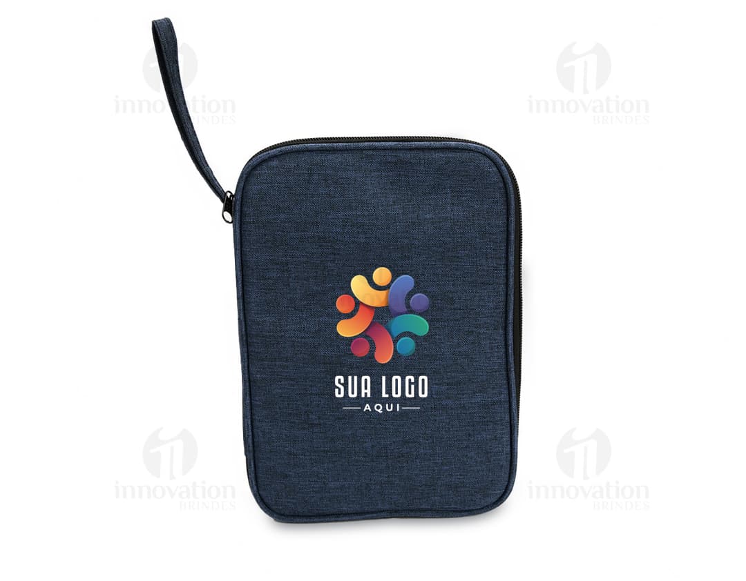Necessaire para kit tecnológico contendo bolsos e compartimentos para organização de cabos, carregadores e acessórios
