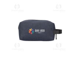 Nécessaire Nylon preta, modelo retangular com zíper prateado.