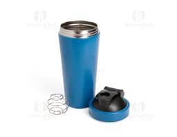 Uma coqueteleira inox de 900ml, com tampa e design clean e moderno.