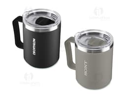 Caneca de plástico PP conservada, com tampa de metal e liquidificador de aço. A caneca está vazia e possui um design em preto