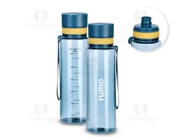 Garrafa plástica de 780ml, contendo líquido transparente. A tampa está fechada e a garrafa está limpa e saudável. A embalagem