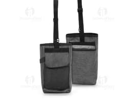 Bolsa de poliéster PVC mescla, equipamento de comunicação e armazenamento. Feita de couro e papel, com alça e fecho de metal.